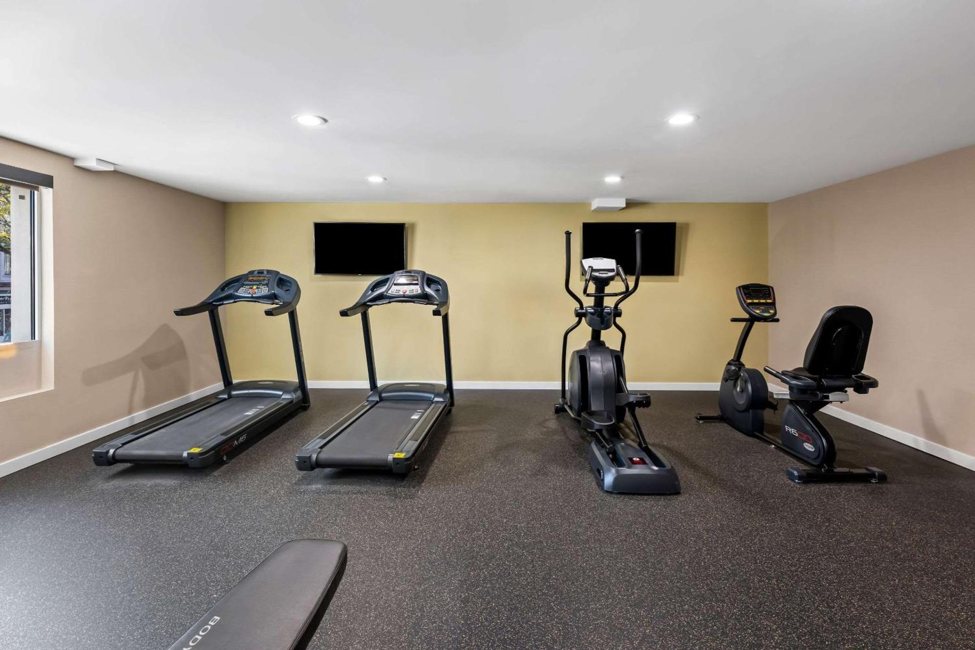 The Penn Stroud, Stroudsburg - Poconos, Ascend Hotel Collection Extérieur photo