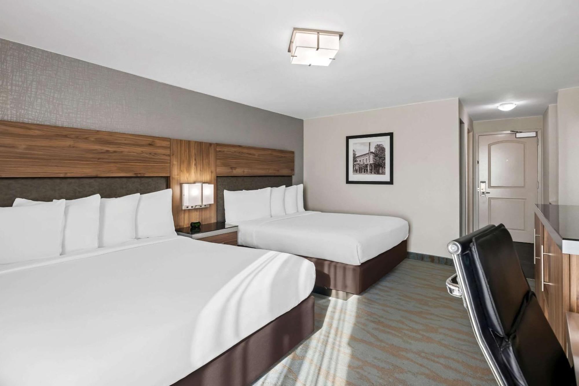 The Penn Stroud, Stroudsburg - Poconos, Ascend Hotel Collection Extérieur photo